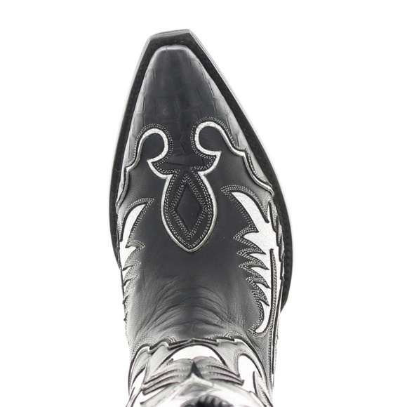 Cowgirl Rising Boot in Black and White by Old Gringo & Double D Ranch - Picture 3 of 3